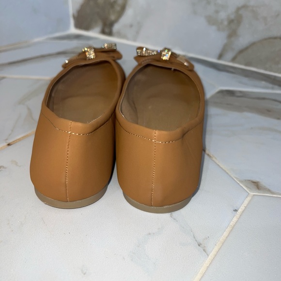 Brown Flats with Bling Bows | Size: 7.5 - Picture 5 of 7